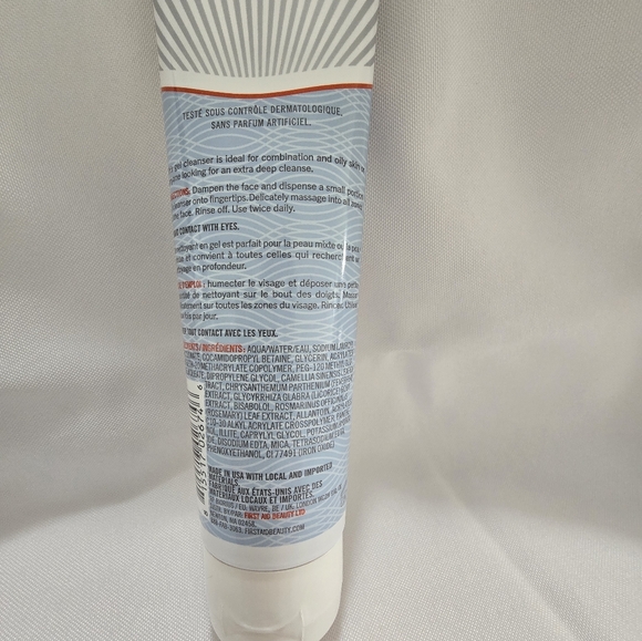 FIRST AID BEAUTY Pure Skin Deep Cleanser with Red Clay - 4.7oz - Ulta Beauty - Picture 5 of 6
